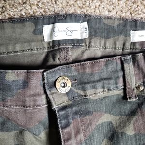 Jessica Simpson kiss me super skinny camo size 14w